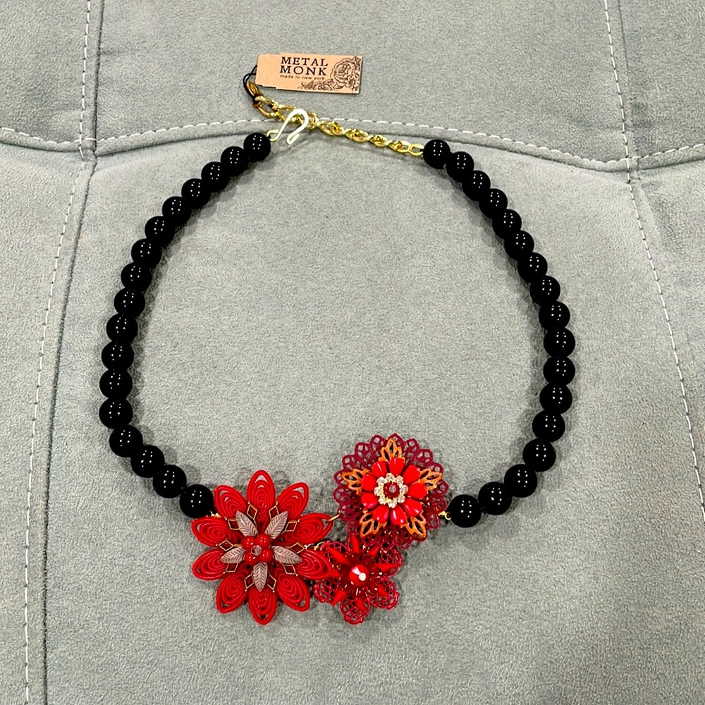 Metal Monk necklace